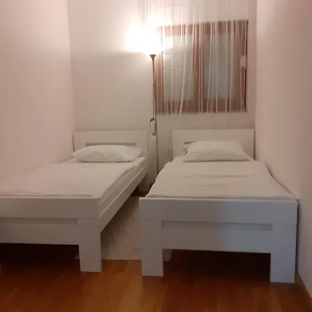 Apartment Apartman Lana *