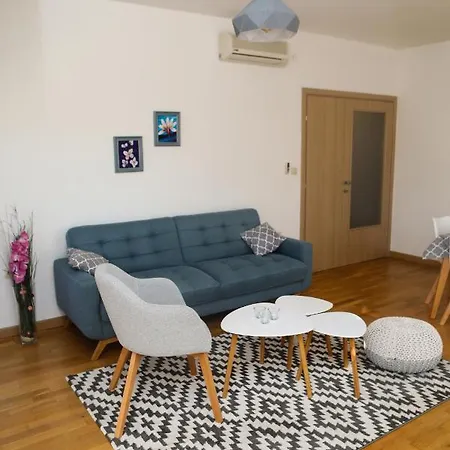 Apartman Lana Apartment *