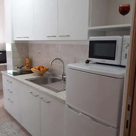 Apartman Lana *