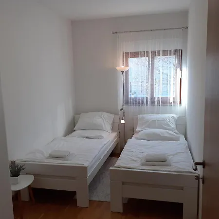 Apartman Lana *