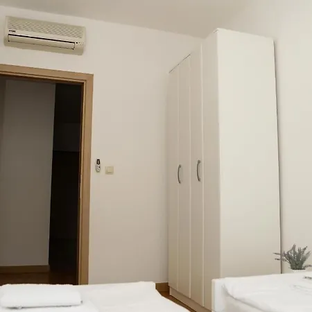 Apartment Apartman Lana