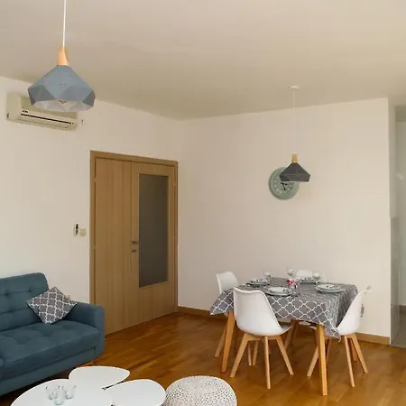 Apartment Apartman Lana