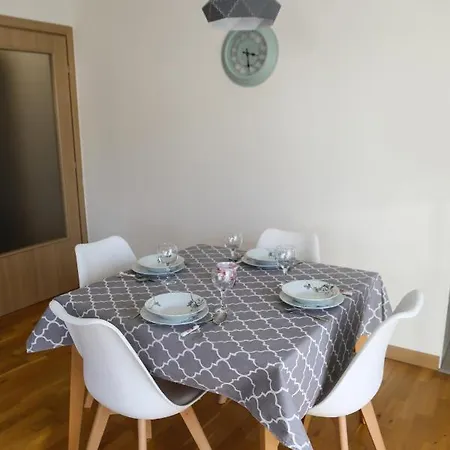 Apartman Lana Apartment *